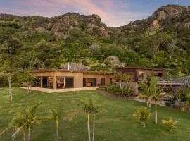 Waterfront Escape 5 Star Accommodation