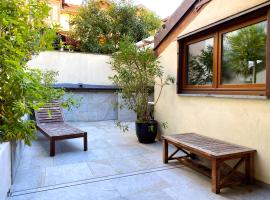 Urban Chalet with Terrace，位于米兰的酒店