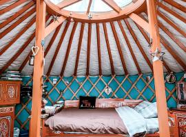 Yourte Voyageuse，位于Charette的酒店
