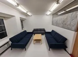 Private 3-Zimmer Apartment -Private WC, Dusche, Küche-