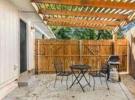 2bd 1bth Newly Renovated Home near Cowboys Stadium etc