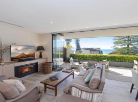 Quarterdeck 1 - Luxury Apartment Suits 2 Families，位于阿沃卡海滩的酒店