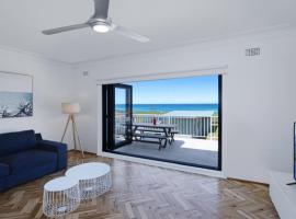 Elanora 3 - Beachfront Unit With Views!，位于阿沃卡海滩的酒店