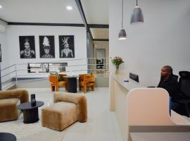 The Anza Lifestyle Lodge，位于路易特里哈特的木屋