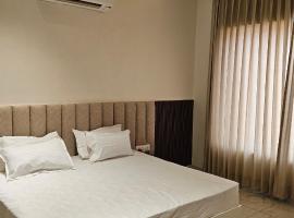 Hotel Sharanga，位于希萨尔的酒店