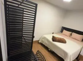 4Kitnet nova no centro com ar condicionado e tv