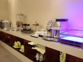 锦江都城武汉经开万达体育中心地铁站酒店