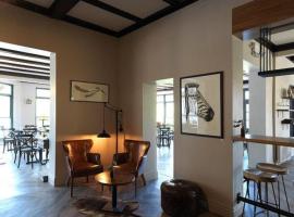 -----，位于波拉尔的酒店