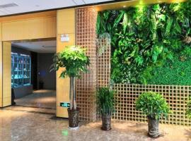 --------，位于棕榈湾的酒店