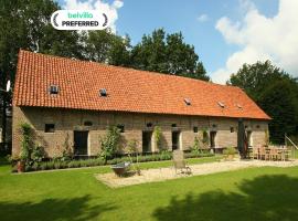 Family Farmhouse with Sauna，位于贝尔内姆的酒店