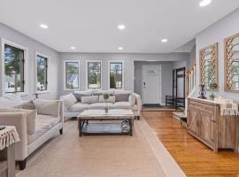 Newly Designed 3Br-2Ba Home 10min drive to Beach，位于Amityville的酒店