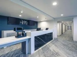 塔姆沃思美居酒店 