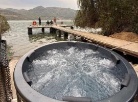 Orsova Gratca 164，位于奥尔绍瓦的带热水浴缸的酒店