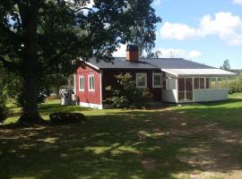 Holiday Home Sj&ouml;hagen，位于Noby的带泳池的酒店