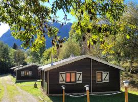 LES CHALETS de MONTORGUEIL，位于Saurat的酒店