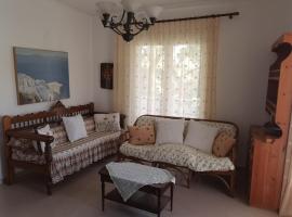 Sunny with terrace around, sea view, 65 sqm，位于萨罗尼扎的酒店
