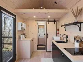 Japandi - Scandinavian Retreat, Mountain View, and 20 Minutes to Asheville