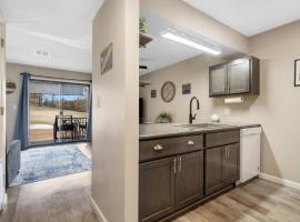 Greenside Retreat - Pointe Royale，位于布兰森的乡村别墅