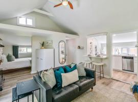 Tiny Home by River-Lake in Old Town NOTL for 2 Guests，位于滨湖尼亚加拉的酒店