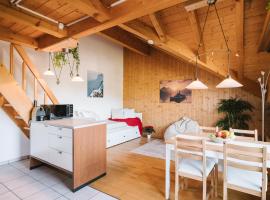 Apartment Steamboat Suite in See- und Bergnähe, 4 Gäste, Balkon mit Aussicht，位于法伦湖的酒店