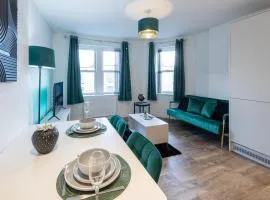 Elegant & Stylish City Apartment