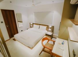 Alite Enclaves Fully furnished apartments，位于德里久尔的酒店