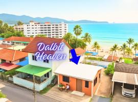 Dalbit Heaven #Patong Beach 3 min walk Super Private House 2BR，位于芭东海滩的木屋