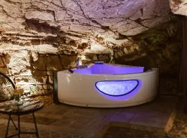 Casa di Lucy Spello con Grotta Esclusiva