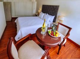 Sanchz Aqua Lounge Hotel by Chat Noir，位于昆卡的酒店