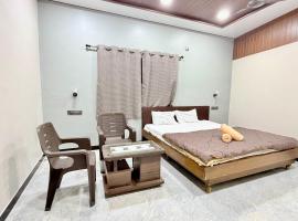 Swara Homestay，位于Bārsiv的酒店