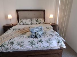 Lake side Master Room，位于Kelmscott的酒店