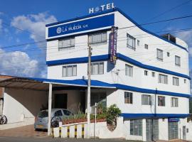HOTEL LA RUEDA SR，位于巴尔博萨的酒店