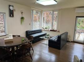 青山ハウス，位于小樽的酒店