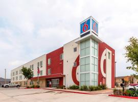 Motel 6-Laredo, TX - Airport，位于Laredo International Airport - LRD附近的酒店