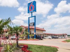 Motel 6-Mesquite, TX - Rodeo - Convention Ctr，位于梅斯基特Mesquite Convention Center附近的酒店