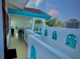 Apartment W Kitchen 5 Mins Beach 20 Mins Airport