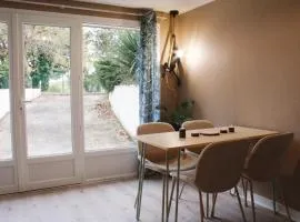 Appartement Jungle Cosy - Bureau & Fibre - 10min du Futuroscope
