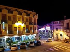 莫墨餐厅酒店，位于Polistena的酒店