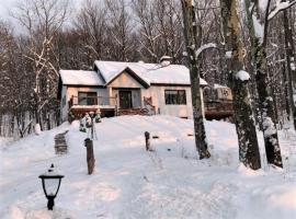 Rooms in peaceful nature settings，位于萨顿的酒店