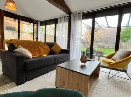 Au petit Jardin Sézannais，位于塞扎讷的酒店