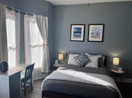 Relaxing Townhouse Downtown Dubuque，位于迪比克的酒店