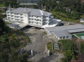 Puri Senyiur Hotel，位于沙马林达的酒店