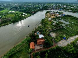 Sun & Roots Kampot Lodge，位于贡布的酒店