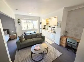 Luxury CBD Penthouse Studio - Paris End of Collins St - Unit 806, 182 COLLINS Street