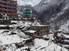 Yellowjackets Hostel Tosh，位于Tosh的酒店