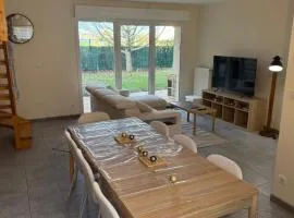 Maison vue sur le lac et proche du golf !