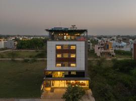 Perfectstayz Premium Shree Narayana at Mahakal temple road，位于乌贾因的酒店