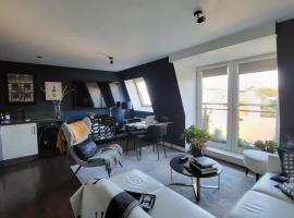 2 bedroom apartment Basingstoke close to train station with parking，位于贝辛斯托克的酒店