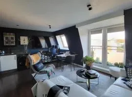 2 bedroom apartment Basingstoke close to train station with parking