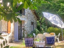 Gîte de plain-pied sans escaliers, Dordogne，位于Firbeix的酒店